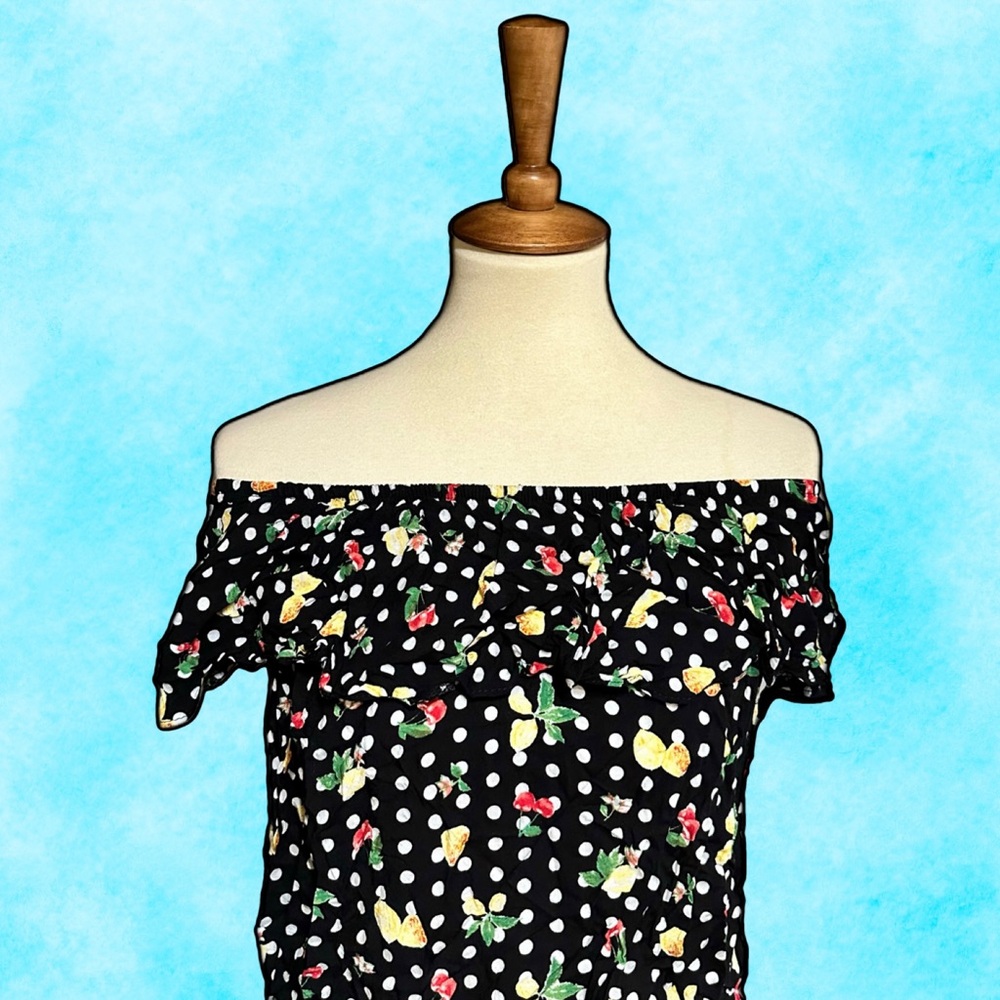 π Lovely polka dot lemon top - Picture 2 of 4